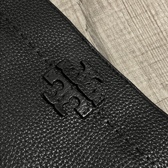 Tory Burch MCGRAW Bucket Leather Shoulder Bag - Picture 3 of 16